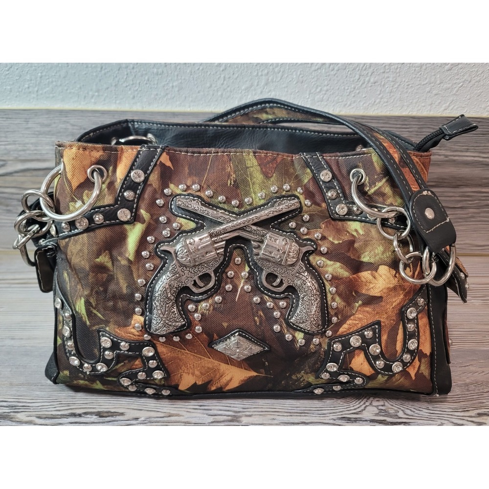 Women's Western Bling Handbag with two pistols lots of sparkle 14x5x8 clean